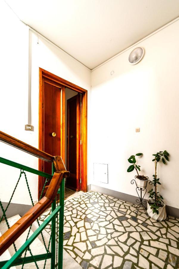 Hostly - The Urban Garden House - 3 Bedrooms, Garden, Great Location! Pisa Exterior photo